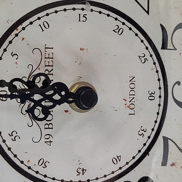 Black Vintage Style Wall Clock - Picture 15 of 16